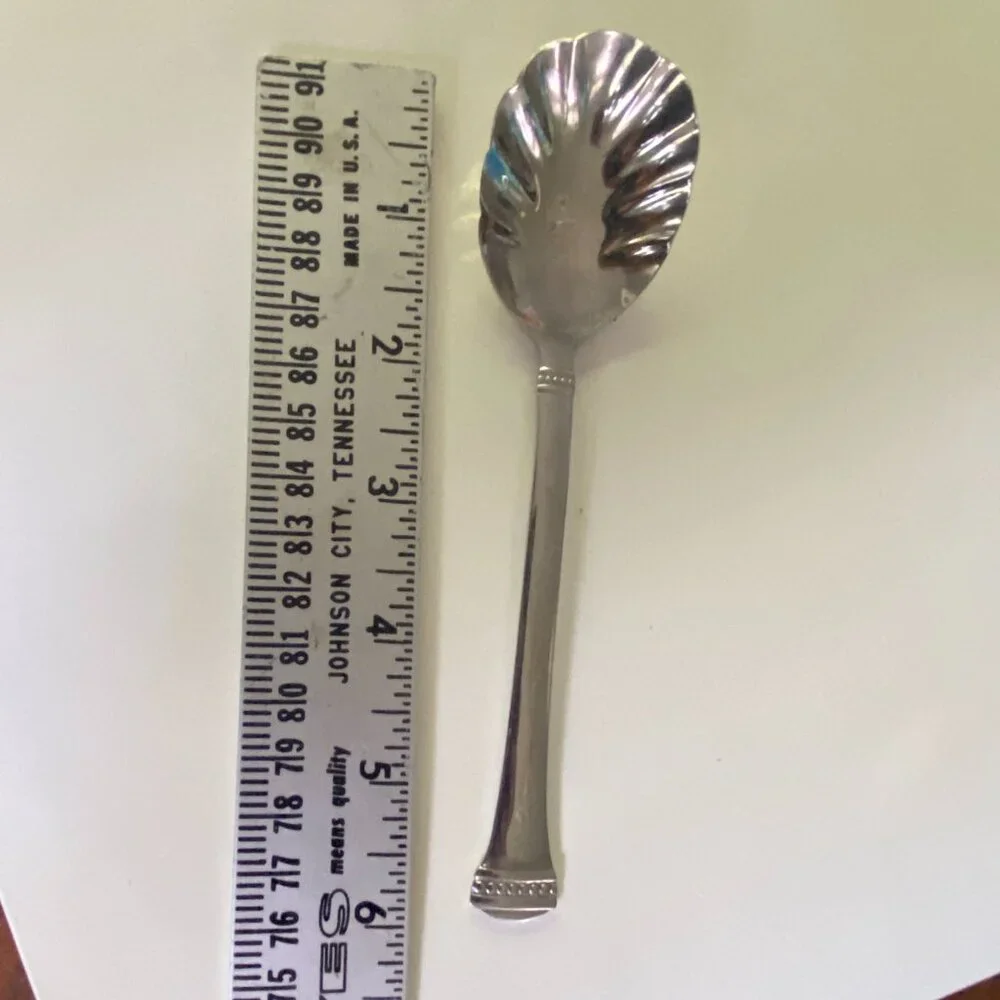 Towle Sugar Shell stainless steel spoon Classique Bead glossy finish